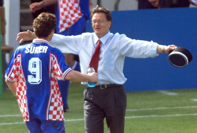 1675948341287019680.jpg 1ovmrUVjqDDB5rQe9XgNZM.jpg