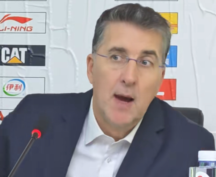 体育直播-胜四川发布会！格兰认可3潜力小将+力挺西尔扎提，吴冠希寄语健康|冯傲|四川男篮|篮板|新疆男篮|球队_新浪体育_新浪新闻