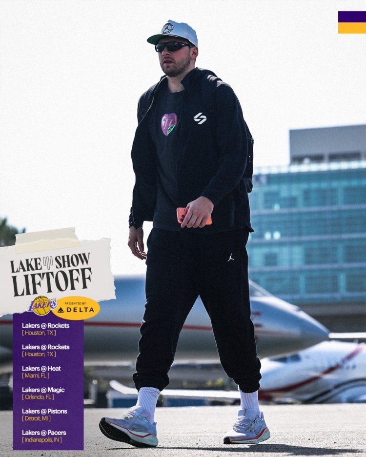 体育赛事-开启六连客！湖人官推晒客场之旅登机照：出差