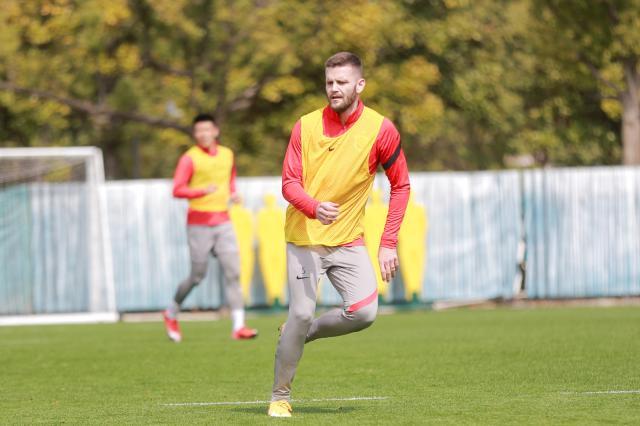 贝博体育-海港外援中卫手术方案出台 下周中在里昂接受动刀