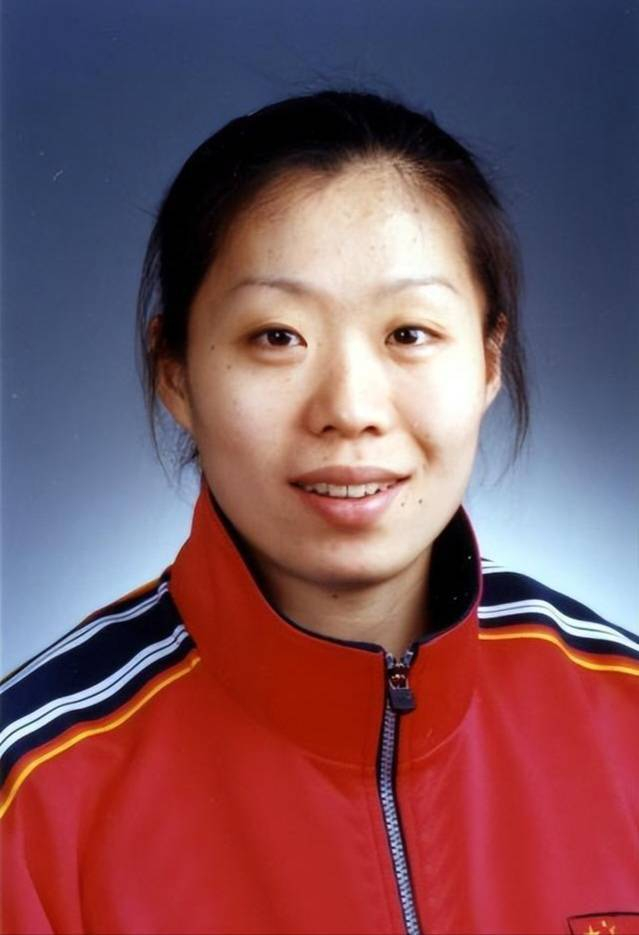 中国女排最经典一扣非郎平朱婷制造！黄金一代奥运奇兵变副厅高官|张越红|葛勇|排球|雅典奥运会|沈阳_新浪体育_新浪新闻